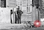 Immagine di Negro condizioni di alloggiamento South Carolina United States USA, 1936, secondo 31 filmato di repertorio 65675031575