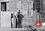 Immagine di Negro condizioni di alloggiamento South Carolina United States USA, 1936, secondo 40 filmato di repertorio 65675031575