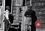 Immagine di Negro condizioni di alloggiamento South Carolina United States USA, 1936, secondo 46 filmato di repertorio 65675031575