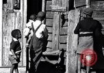 Immagine di Negro condizioni di alloggiamento South Carolina United States USA, 1936, secondo 53 filmato di repertorio 65675031575