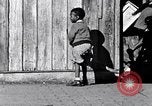 Immagine di Negro condizioni di alloggiamento South Carolina United States USA, 1936, secondo 58 filmato di repertorio 65675031575