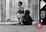 Immagine di Negro condizioni di alloggiamento South Carolina United States USA, 1936, secondo 61 filmato di repertorio 65675031575