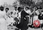 Standbild Afroamerikanische Frauen tanzen South Carolina United States USA, 1936, aus Sekunde 10 historischem Filmmaterial Videoclip 65675031583