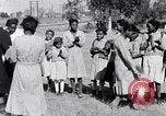 Standbild Afroamerikanische Frauen tanzen South Carolina United States USA, 1936, aus Sekunde 15 historischem Filmmaterial Videoclip 65675031583
