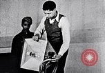 Immagine di Alunni afro-americani in classe drammatica Washington DC USA, 1939, secondo 12 filmato di repertorio 65675031593