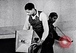Immagine di Alunni afro-americani in classe drammatica Washington DC USA, 1939, secondo 13 filmato di repertorio 65675031593