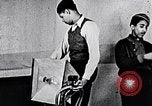 Immagine di Alunni afro-americani in classe drammatica Washington DC USA, 1939, secondo 14 filmato di repertorio 65675031593
