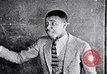 Immagine di Alunni afro-americani in classe drammatica Washington DC USA, 1939, secondo 58 filmato di repertorio 65675031593