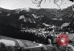 Standbild Outdoor Orgel in Kufstein Festung Turm Kufstein Österreich, 1944, aus Sekunde 34 historischem Filmmaterial Videoclip 65675031596