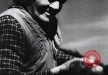 Standbild landwirtschaftlichen Praktiken Steiermark Österreich, 1944, aus Sekunde 23 historischem Filmmaterial Videoclip 65675031597