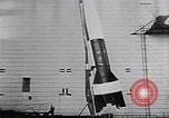 Standbild A-4 Rakete Peenemunde Deutschland, 1942, aus Sekunde 43 historischem Filmmaterial Videoclip 65675031612