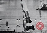 Standbild A-4 Rakete Peenemunde Deutschland, 1942, aus Sekunde 45 historischem Filmmaterial Videoclip 65675031612