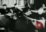 Standbild Deutsche Kriegsmaterial Mitarbeiter der Produktion Deutschland, 1944, aus Sekunde 19 historischem Filmmaterial Videoclip 65675031630