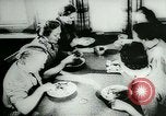 Standbild Deutsche Kriegsmaterial Mitarbeiter der Produktion Deutschland, 1944, aus Sekunde 20 historischem Filmmaterial Videoclip 65675031630