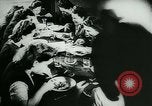 Standbild Deutsche Kriegsmaterial Mitarbeiter der Produktion Deutschland, 1944, aus Sekunde 25 historischem Filmmaterial Videoclip 65675031630