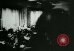 Standbild Deutsche Kriegsmaterial Mitarbeiter der Produktion Deutschland, 1944, aus Sekunde 28 historischem Filmmaterial Videoclip 65675031630