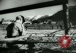 Standbild Deutsche Soldaten Malerei Szenen in Griechenland Griechenland, 1944, aus Sekunde 10 historischem Filmmaterial Videoclip 65675031631