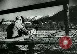 Standbild Deutsche Soldaten Malerei Szenen in Griechenland Griechenland, 1944, aus Sekunde 11 historischem Filmmaterial Videoclip 65675031631