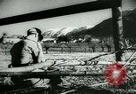 Standbild Deutsche Soldaten Malerei Szenen in Griechenland Griechenland, 1944, aus Sekunde 12 historischem Filmmaterial Videoclip 65675031631