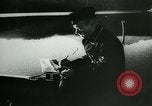 Standbild Deutsche Soldaten Malerei Szenen in Griechenland Griechenland, 1944, aus Sekunde 18 historischem Filmmaterial Videoclip 65675031631
