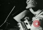 Standbild Deutsche Soldaten Malerei Szenen in Griechenland Griechenland, 1944, aus Sekunde 21 historischem Filmmaterial Videoclip 65675031631