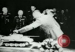 Standbild Deutscher Oberst Wilhelm General Heinz Guderian Nürnberg Deutschland, 1944, aus Sekunde 41 historischem Filmmaterial Videoclip 65675031632