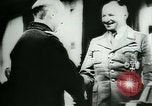 Standbild Deutscher Oberst Wilhelm General Heinz Guderian Nürnberg Deutschland, 1944, aus Sekunde 45 historischem Filmmaterial Videoclip 65675031632