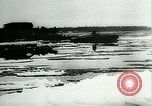 Standbild deutsche Soldaten Vorbereiten für den Kampf mit der sowjetischen Streitkräfte Russland, 1944, aus Sekunde 12 historischem Filmmaterial Videoclip 65675031634