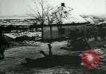 Standbild deutsche Soldaten Vorbereiten für den Kampf mit der sowjetischen Streitkräfte Russland, 1944, aus Sekunde 39 historischem Filmmaterial Videoclip 65675031634
