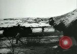 Standbild deutsche Soldaten Vorbereiten für den Kampf mit der sowjetischen Streitkräfte Russland, 1944, aus Sekunde 40 historischem Filmmaterial Videoclip 65675031634