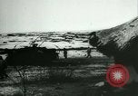 Standbild deutsche Soldaten Vorbereiten für den Kampf mit der sowjetischen Streitkräfte Russland, 1944, aus Sekunde 42 historischem Filmmaterial Videoclip 65675031634