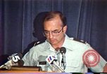 Immagine di American Air Force Officer parla di diritti umani in Nicaragua Nicaragua, 1983, secondo 25 filmato di repertorio 65675031643