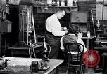 Standbild Glühlampe United States USA, 1923, aus Sekunde 1 historischem Filmmaterial Videoclip 65675031659