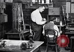 Standbild Glühlampe United States USA, 1923, aus Sekunde 3 historischem Filmmaterial Videoclip 65675031659