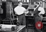 Standbild Glühlampe United States USA, 1923, aus Sekunde 6 historischem Filmmaterial Videoclip 65675031659