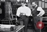 Standbild Glühlampe United States USA, 1923, aus Sekunde 7 historischem Filmmaterial Videoclip 65675031659