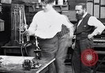 Standbild Glühlampe United States USA, 1923, aus Sekunde 8 historischem Filmmaterial Videoclip 65675031659