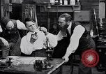 Standbild Glühlampe United States USA, 1923, aus Sekunde 15 historischem Filmmaterial Videoclip 65675031659