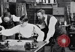 Standbild Glühlampe United States USA, 1923, aus Sekunde 27 historischem Filmmaterial Videoclip 65675031659