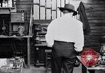 Standbild Glühlampe United States USA, 1923, aus Sekunde 59 historischem Filmmaterial Videoclip 65675031659