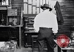 Standbild Glühlampe United States USA, 1923, aus Sekunde 60 historischem Filmmaterial Videoclip 65675031659