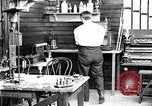 Standbild Glühlampe United States USA, 1923, aus Sekunde 12 historischem Filmmaterial Videoclip 65675031660