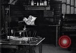 Standbild Glühlampe United States USA, 1923, aus Sekunde 21 historischem Filmmaterial Videoclip 65675031660