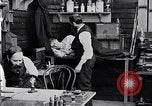 Standbild Glühlampe United States USA, 1923, aus Sekunde 46 historischem Filmmaterial Videoclip 65675031660