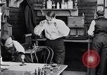 Standbild Glühlampe United States USA, 1923, aus Sekunde 52 historischem Filmmaterial Videoclip 65675031660