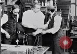 Standbild Glühlampe United States USA, 1923, aus Sekunde 55 historischem Filmmaterial Videoclip 65675031660