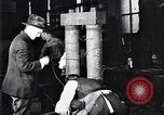 Standbild Glühlampe United States USA, 1923, aus Sekunde 57 historischem Filmmaterial Videoclip 65675031661