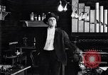 Standbild Glühlampe United States USA, 1923, aus Sekunde 16 historischem Filmmaterial Videoclip 65675031662