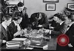 Standbild Glühlampe United States USA, 1923, aus Sekunde 56 historischem Filmmaterial Videoclip 65675031662