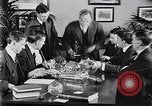 Standbild Glühlampe United States USA, 1923, aus Sekunde 57 historischem Filmmaterial Videoclip 65675031662